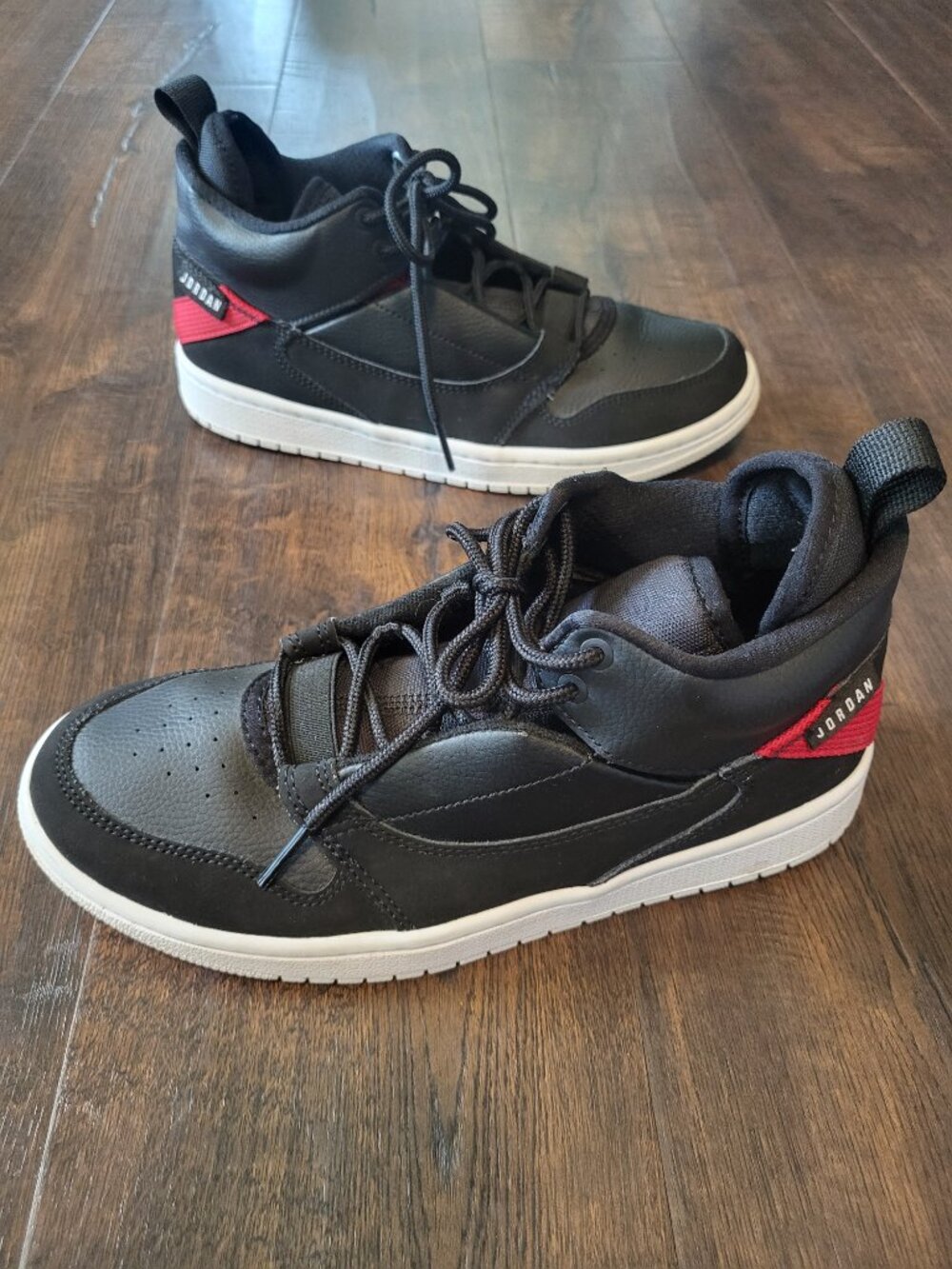 Jordan Fadeaway Black Gym Red White Youth Size 5.5Y Sneakers AO1331-016